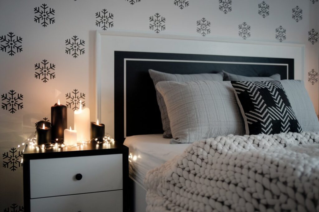 Black-and-white-bedroom-decore-ideas